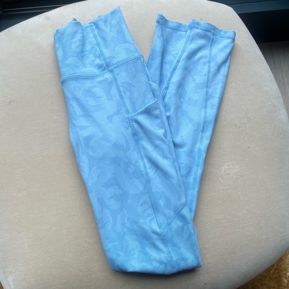 Fabletics Blue Hawaiian Print 7/8 Pure Luxe Pocket Leggings (Size XS)